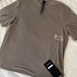 Lululemon Mile Maker Mesh Short Sleeve Graphic Small $68 Retail NWT